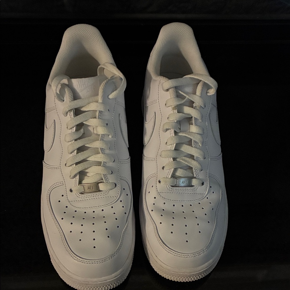 Nike Men's White Athletic Sneakers